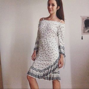 Midi long sleeved white dress